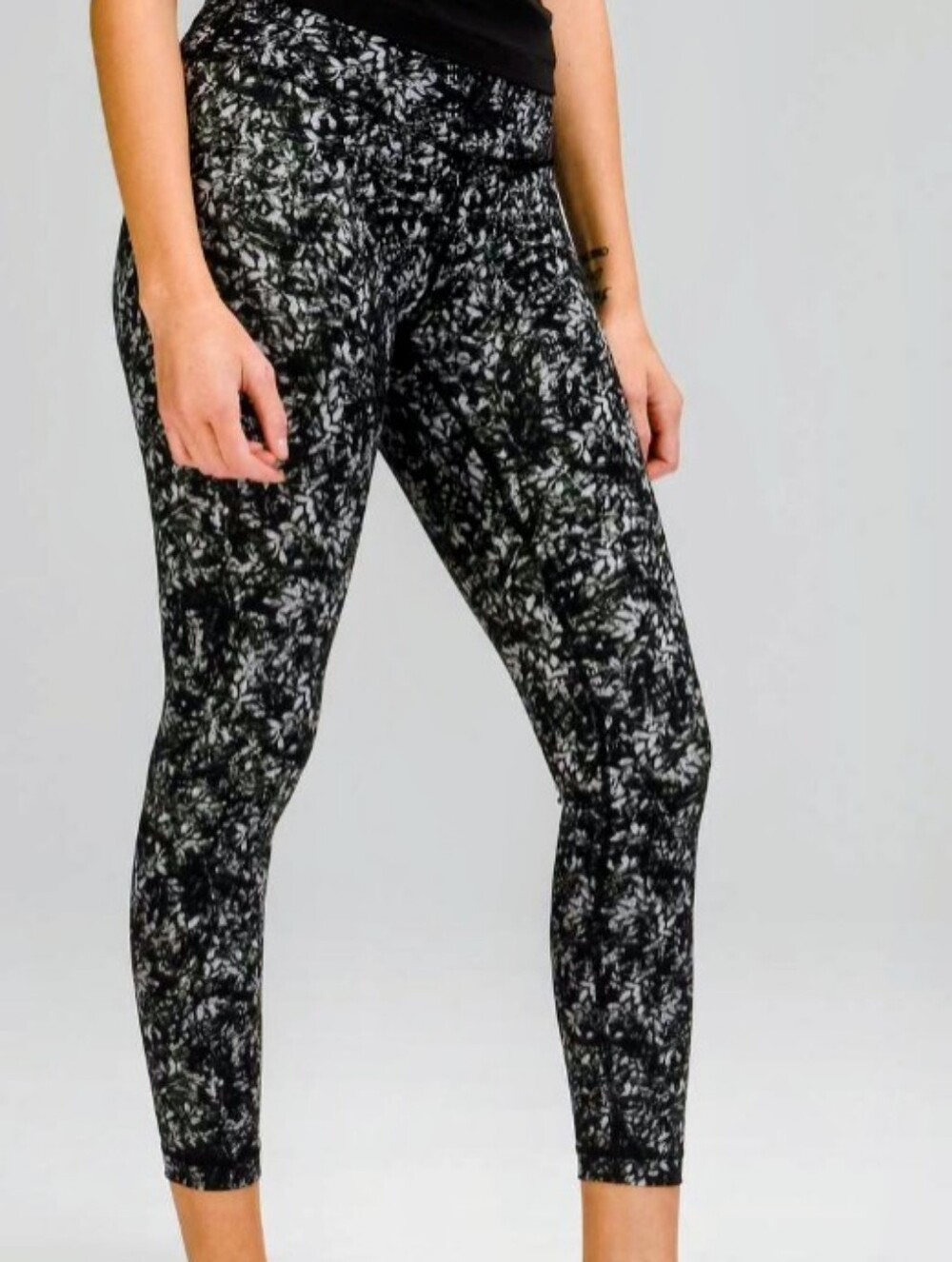 lululemon athletica Black & White Floral-Print High-Rise Jeggings